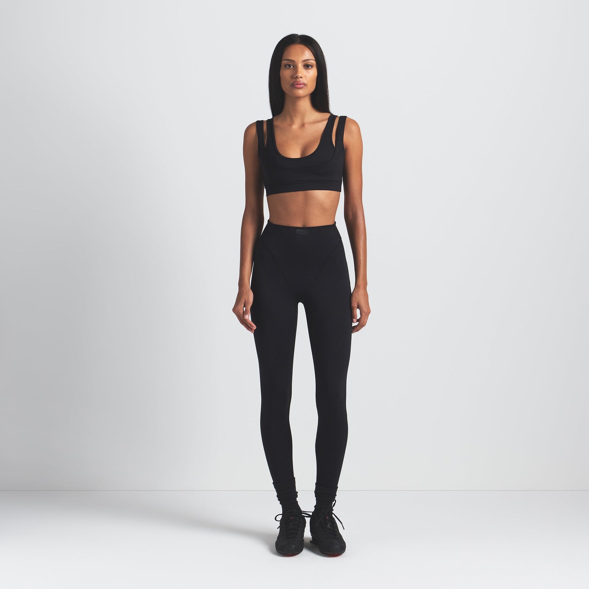 NikeSKIMS MATTE V-LINE 26" LEGGING | OBSIDIAN