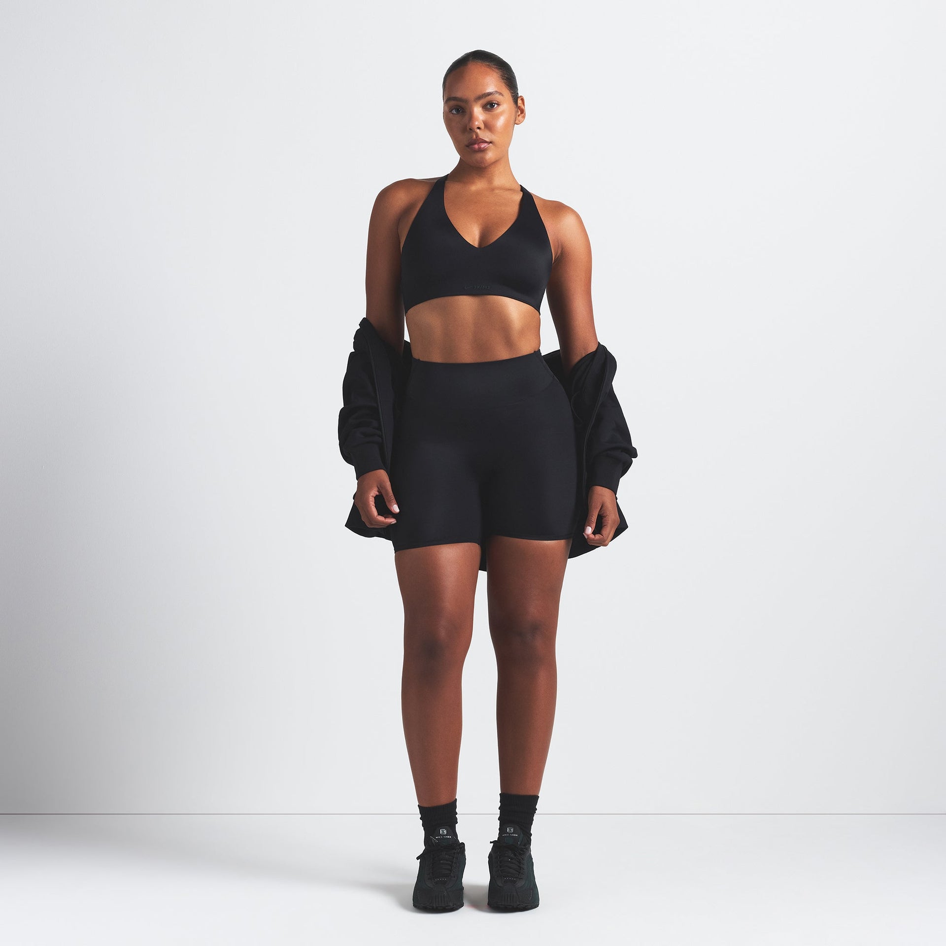 NikeSKIMS SHINE V-NECK BRA | OBSIDIAN