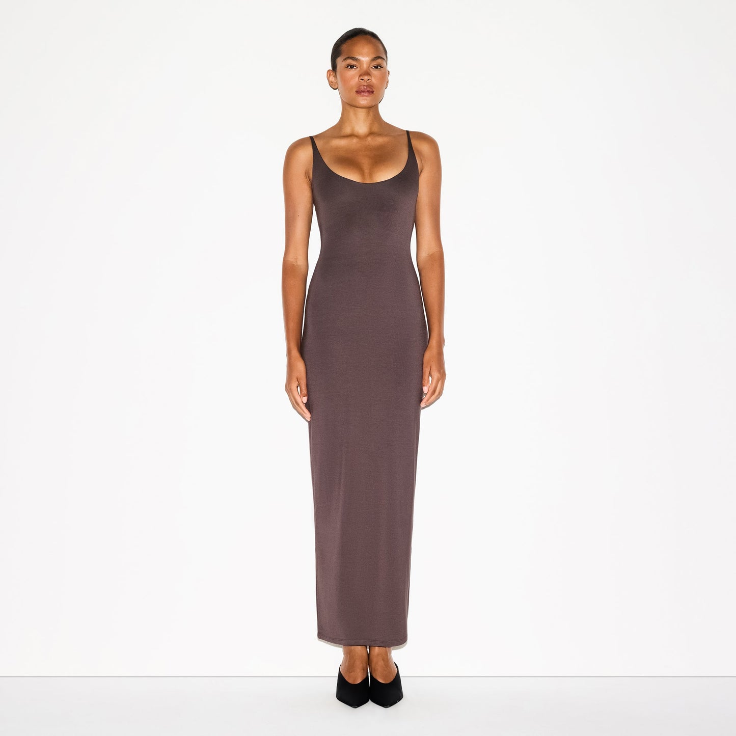 SMOOTH LAYERS SKIMPY SCOOP NECK LONG DRESS | RAISIN