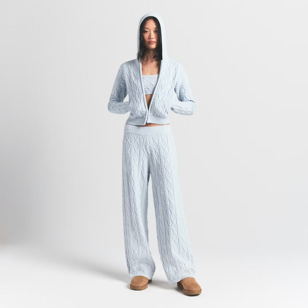 SNOW BUNNY CABLE KNIT SHRUNKEN ZIP UP HOODIE | ZEN BLUE