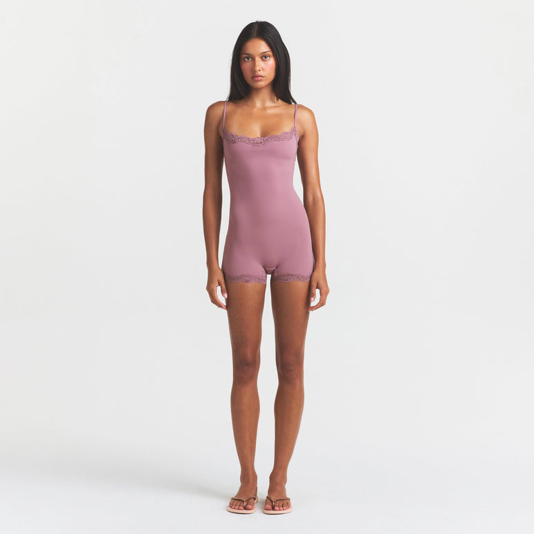 FITS EVERYBODY LACE ONESIE | MUTED MAUVE