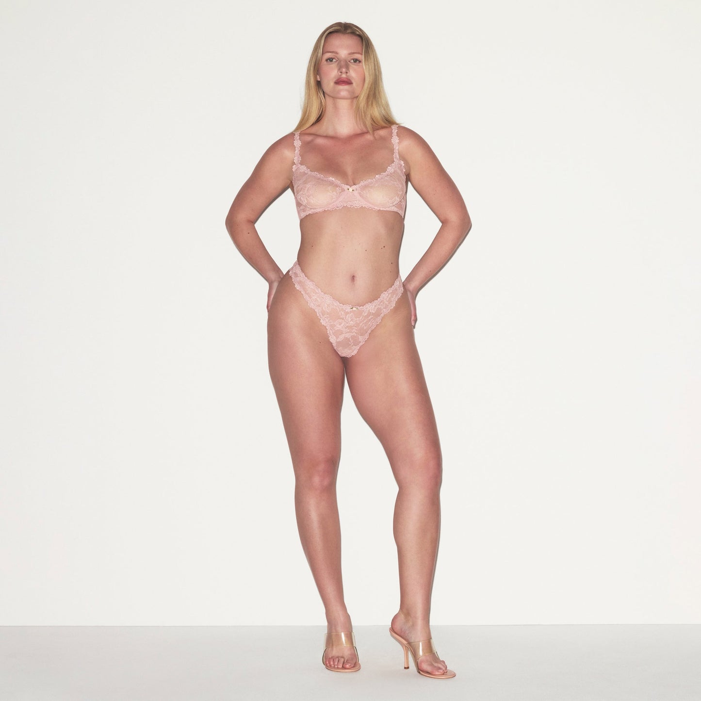 STRETCH LACE DIPPED THONG | MORGANITE
