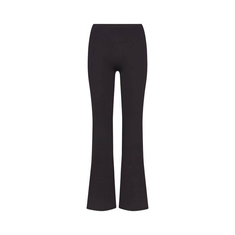 NikeSKIMS MATTE SLIM FLARE LEGGING | OBSIDIAN