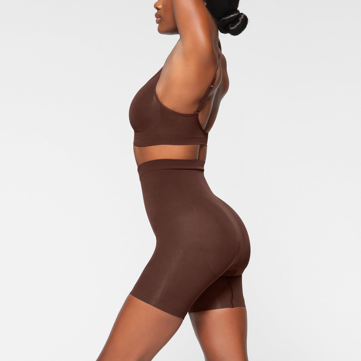 SEAMLESS SCULPT MID THIGH SHORT | COCOA