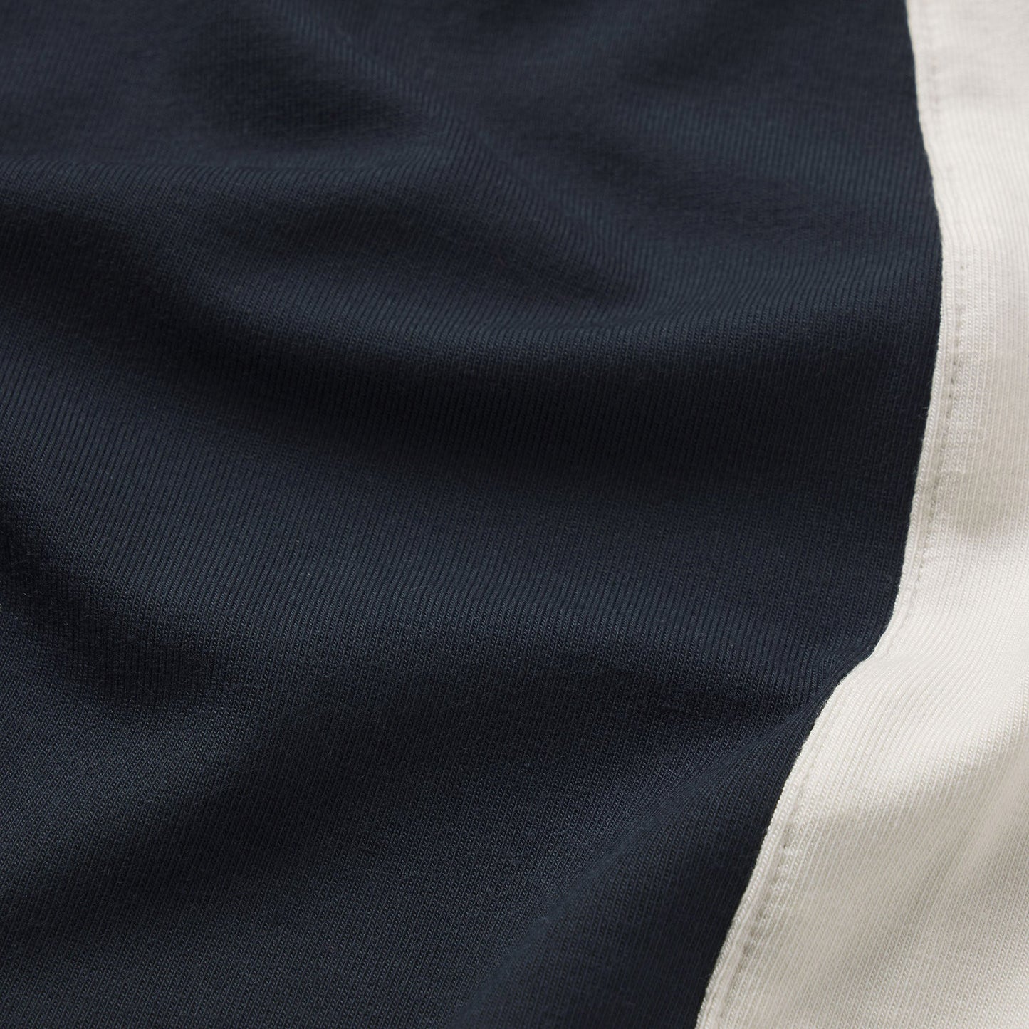 SMOOTH LAYERS MICRO SHORT | ONYX ECRU CONTRAST