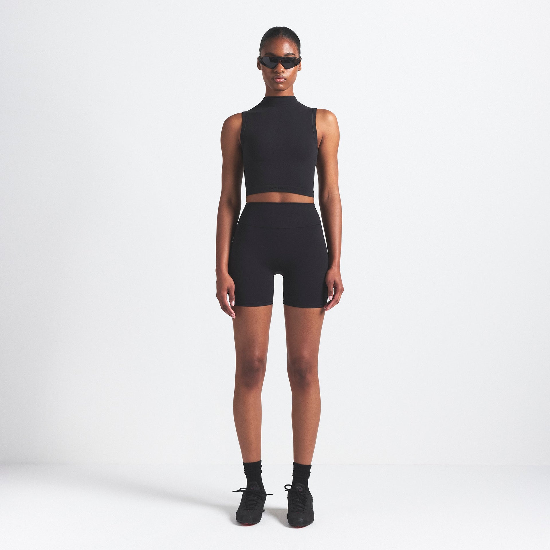 NikeSKIMS VINTAGE SEAMLESS MOCK NECK BRA TOP | OBSIDIAN