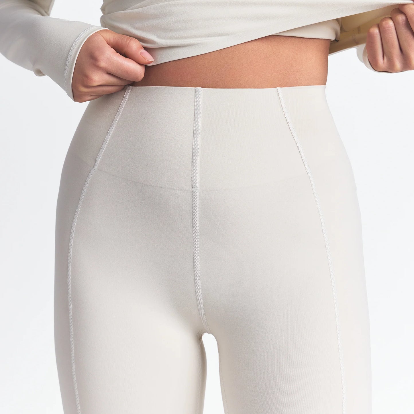 THE NORTH FACE X SKIMS REFINA LEGGING | BONE
