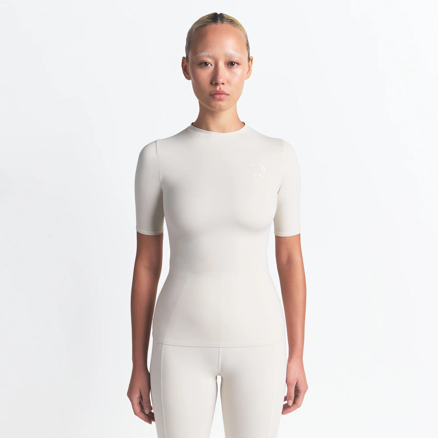 THE NORTH FACE X SKIMS REFINA SHORT SLEEVE TOP | BONE
