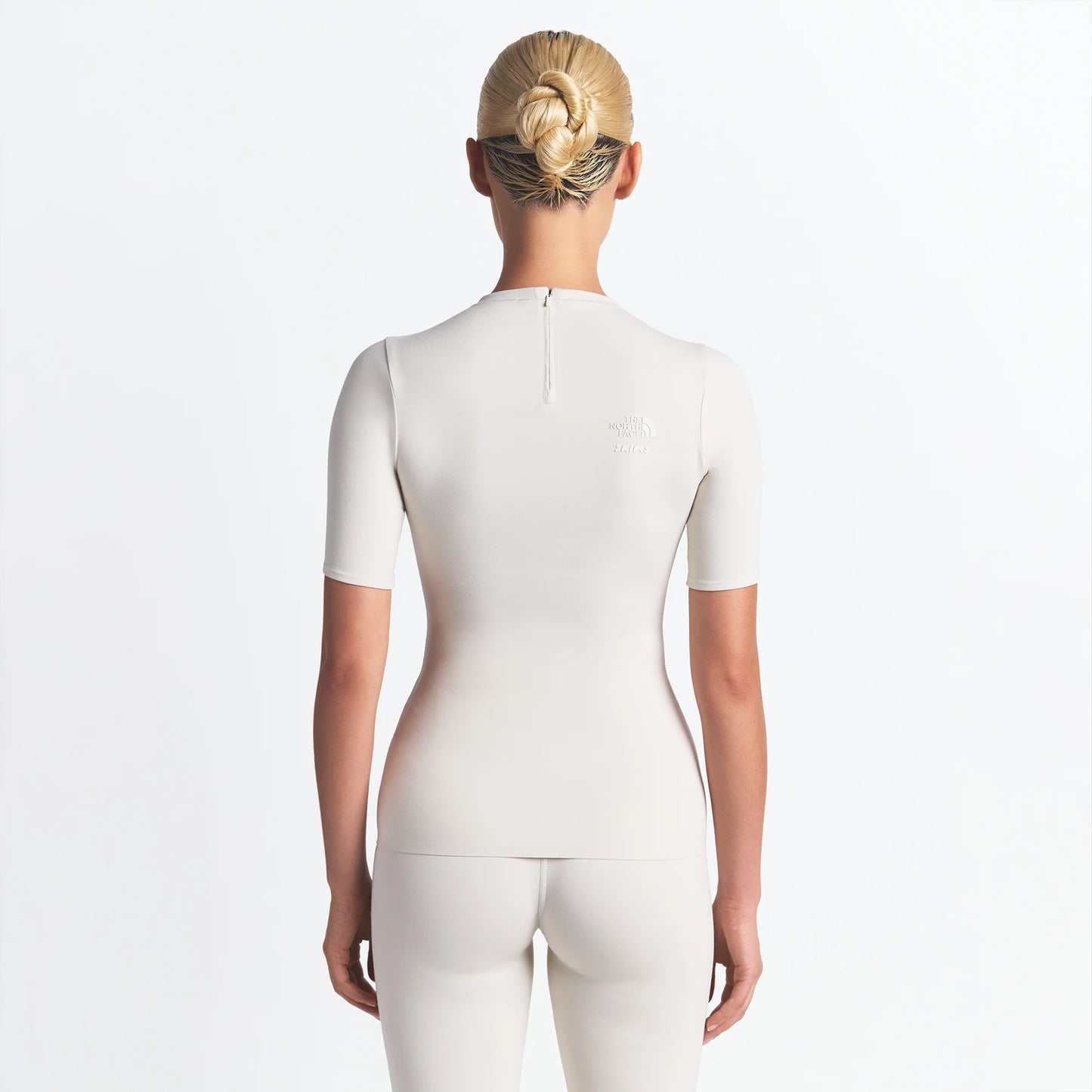 THE NORTH FACE X SKIMS REFINA SHORT SLEEVE TOP | BONE