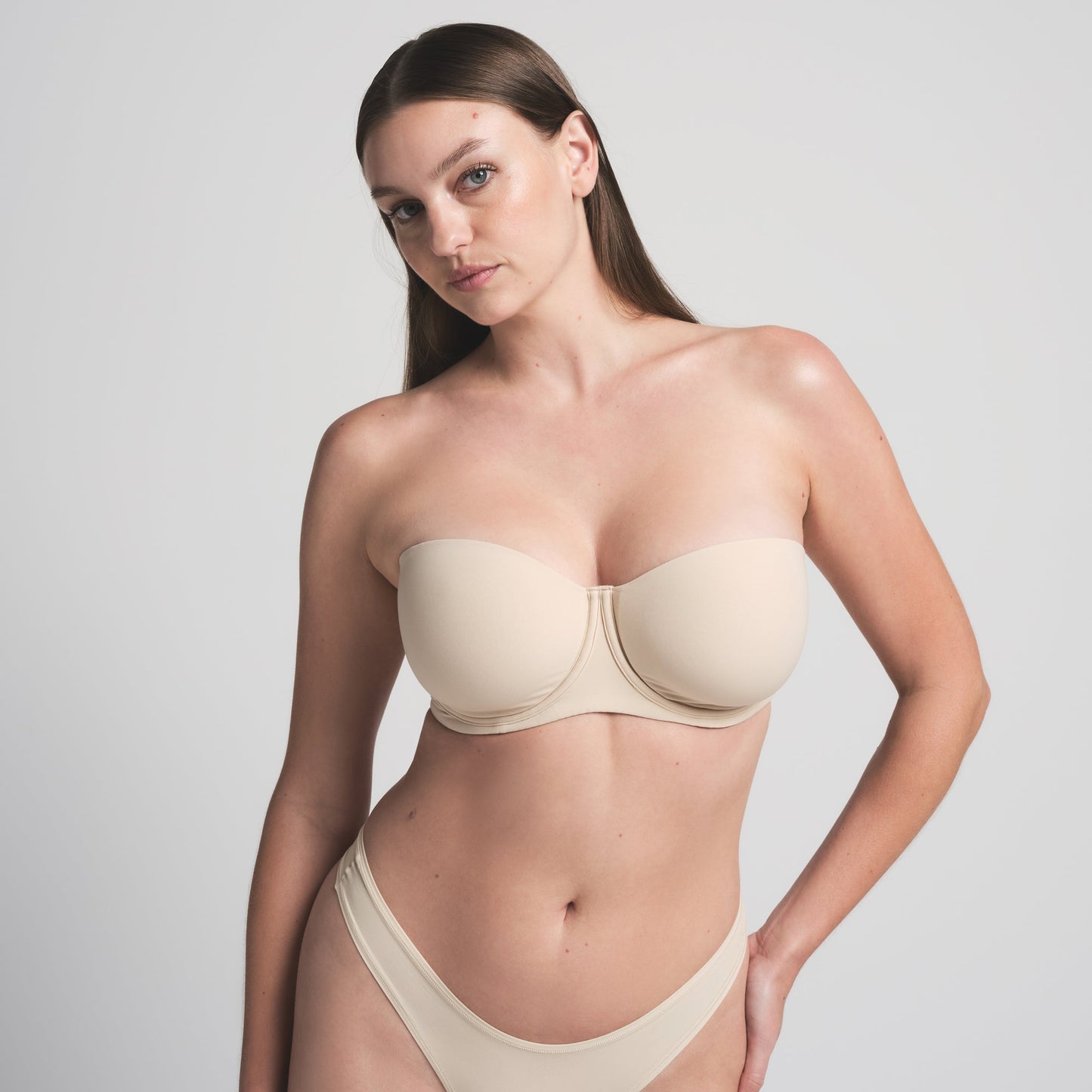 FITS EVERYBODY STRAPLESS BRA | SAND