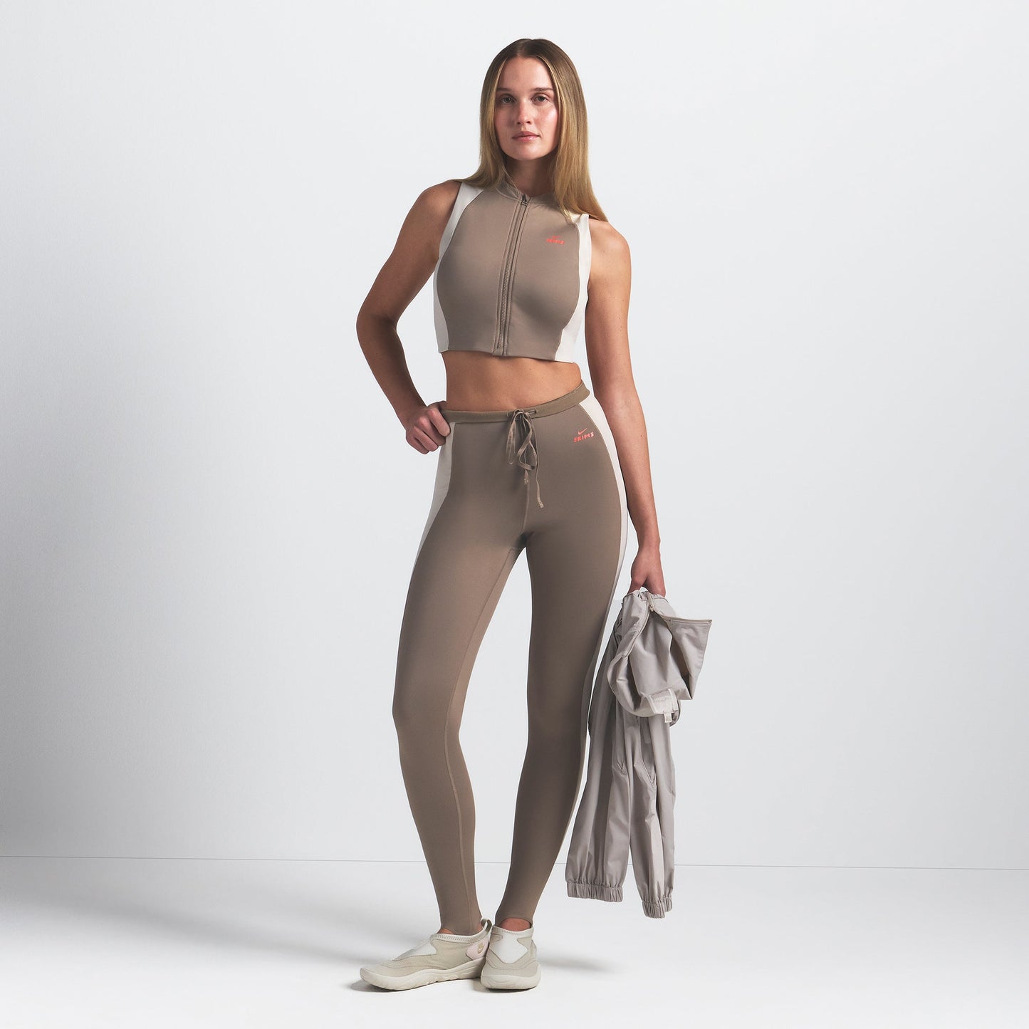 NikeSKIMS SHINE FRONT ZIP BRA | TRUFFLE AND STONE