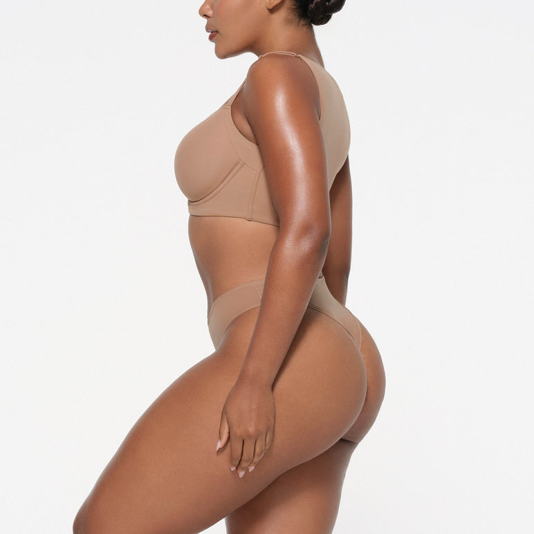 FITS EVERYBODY BACK SMOOTHING FULL COVERAGE BRA | SIENNA
