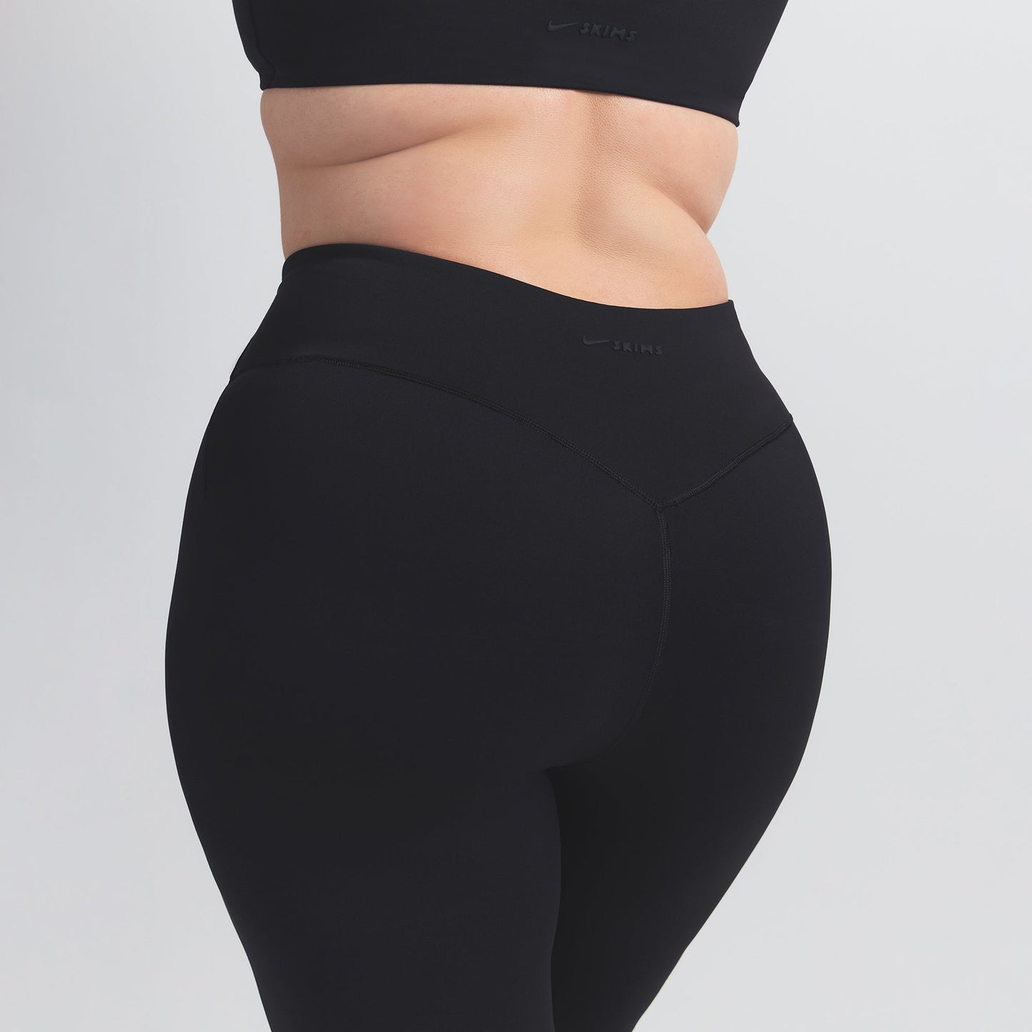 NikeSKIMS MATTE 26" LEGGING | OBSIDIAN