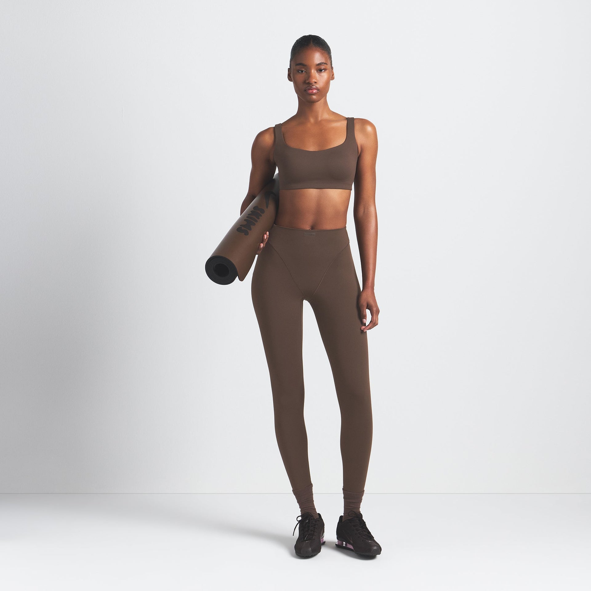 NikeSKIMS MATTE V-LINE 26" LEGGING | DARK SEPIA