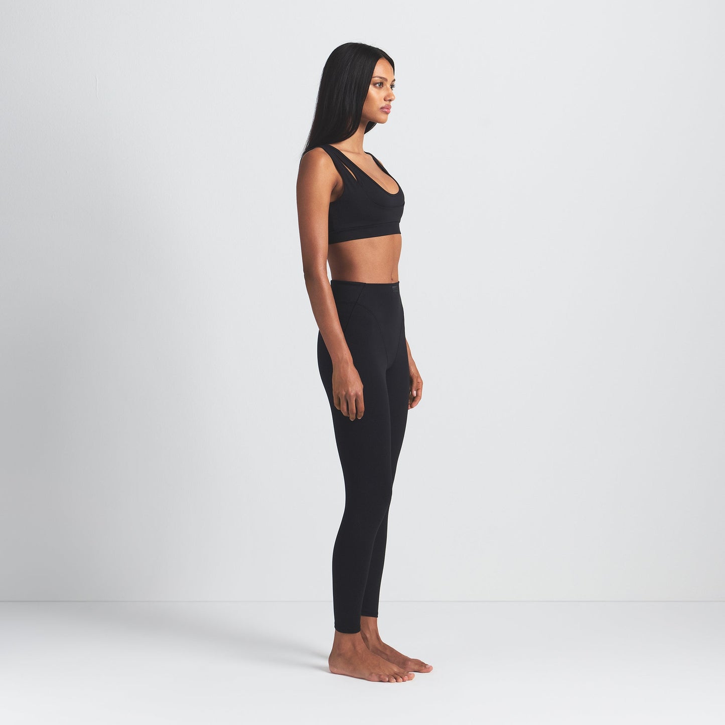 NikeSKIMS MATTE V-LINE 26" LEGGING | OBSIDIAN