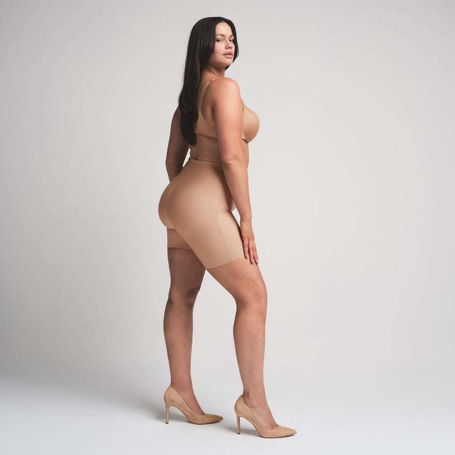 SKIMS BODY BUTT ENHANCING PADDED SHORT | CLAY
