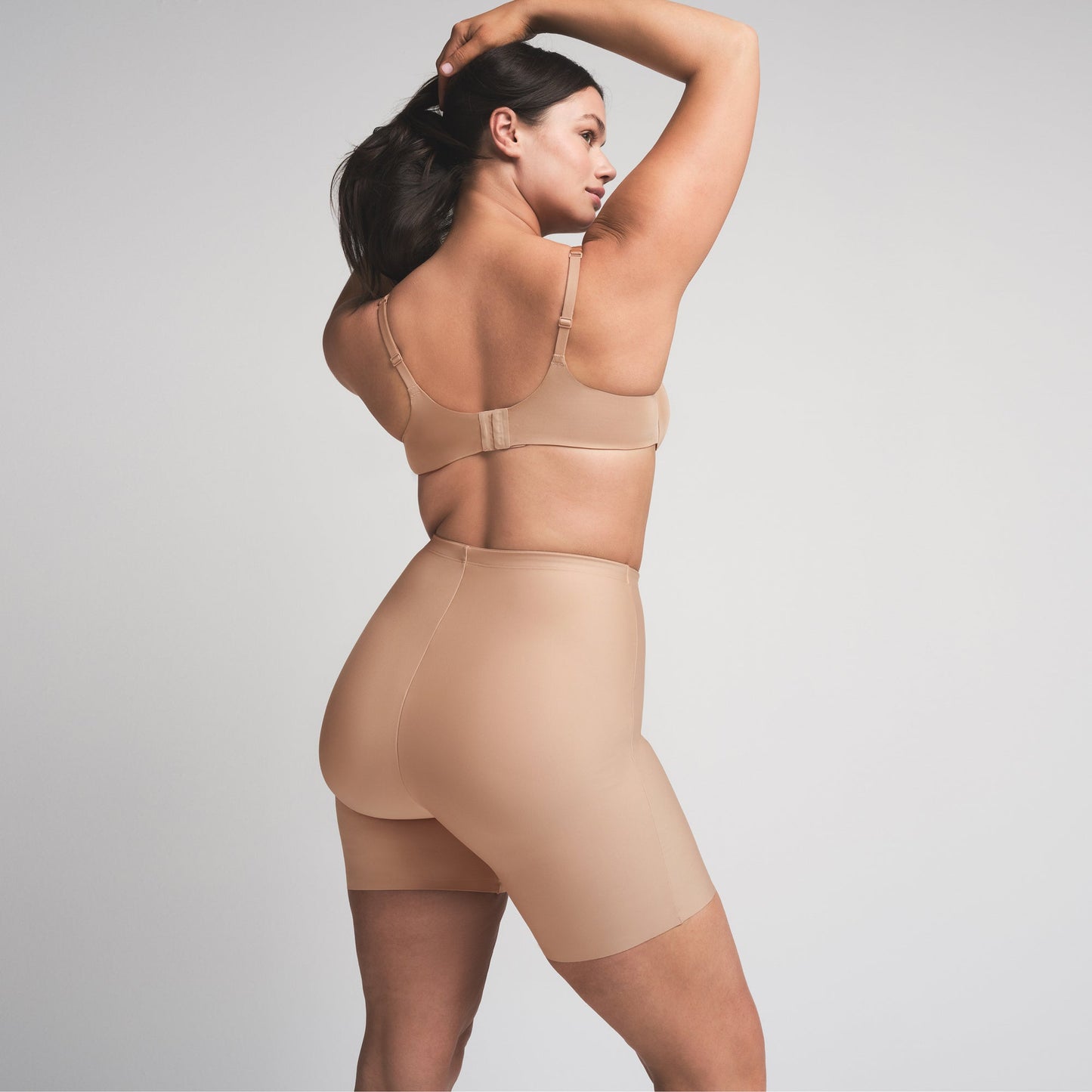 SKIMS BODY BUTT ENHANCING PADDED SHORT | CLAY