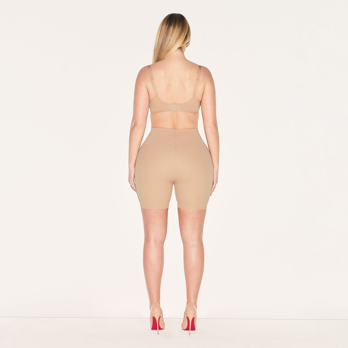 SKIMS BODY HIP ENHANCING PADDED SHORT | CLAY
