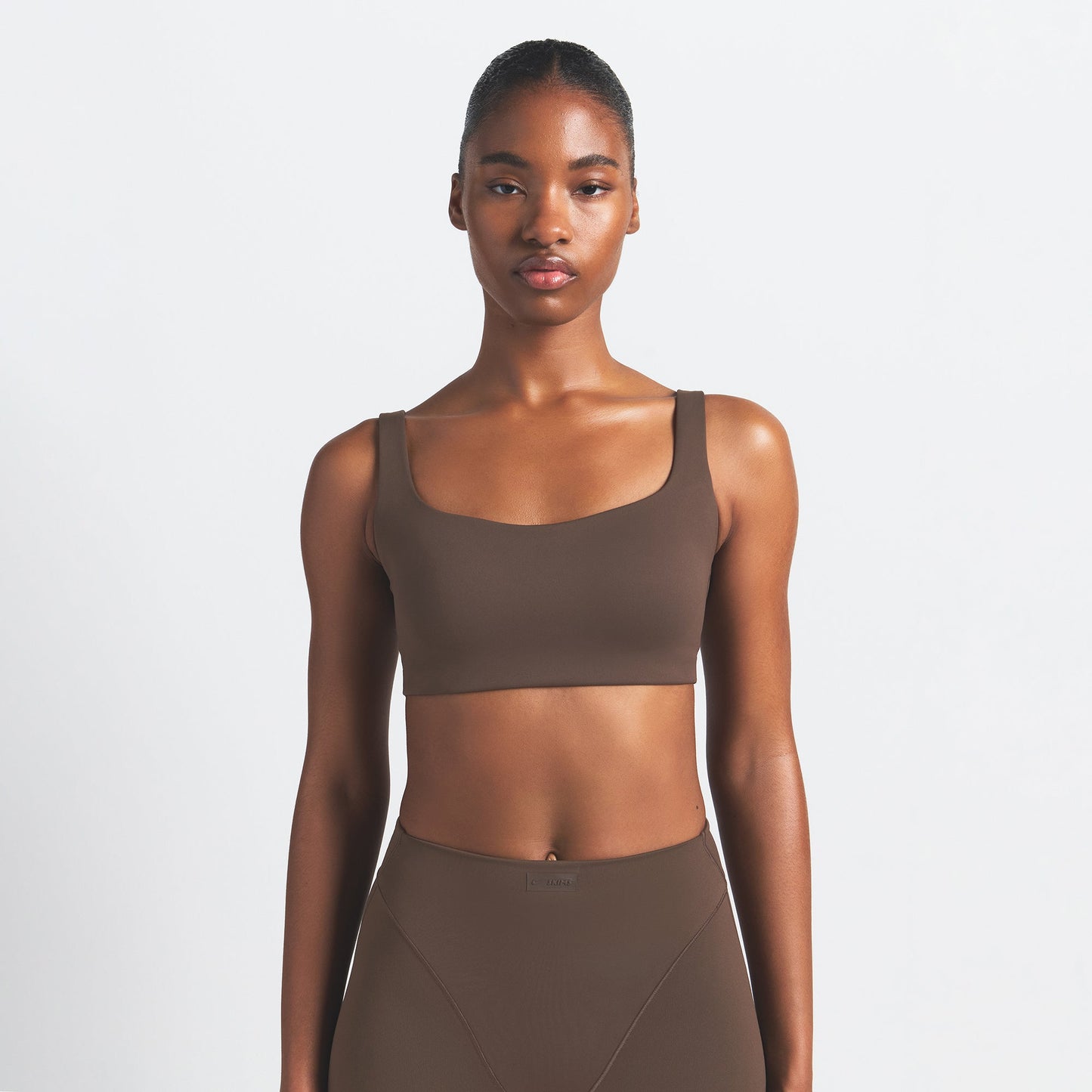 NikeSKIMS MATTE SCOOP NECK BRA | DARK SEPIA