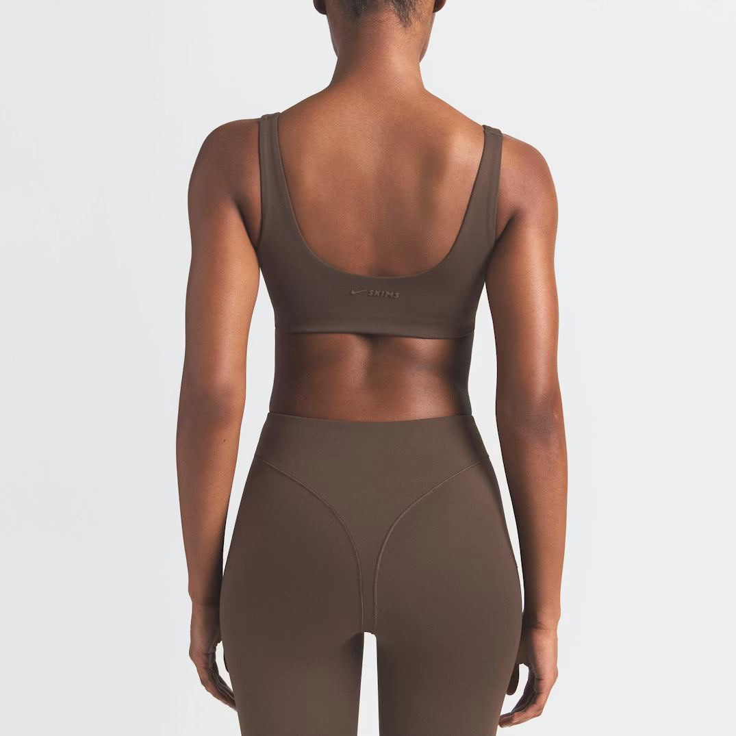 NikeSKIMS MATTE SCOOP BRALETTE | DARK SEPIA