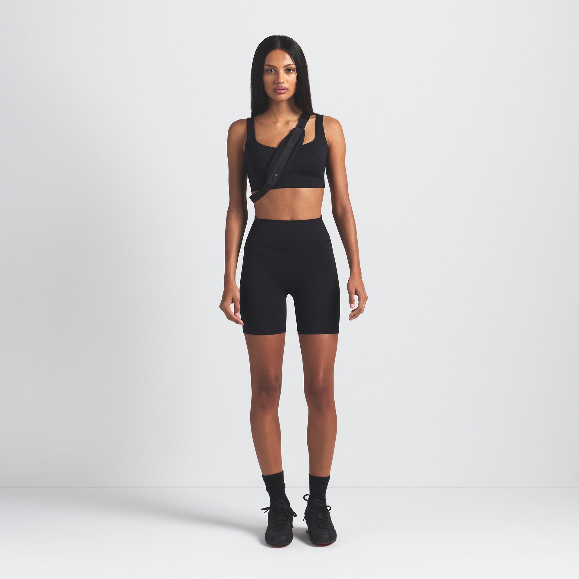 NikeSKIMS MATTE SCOOP NECK BRA | OBSIDIAN