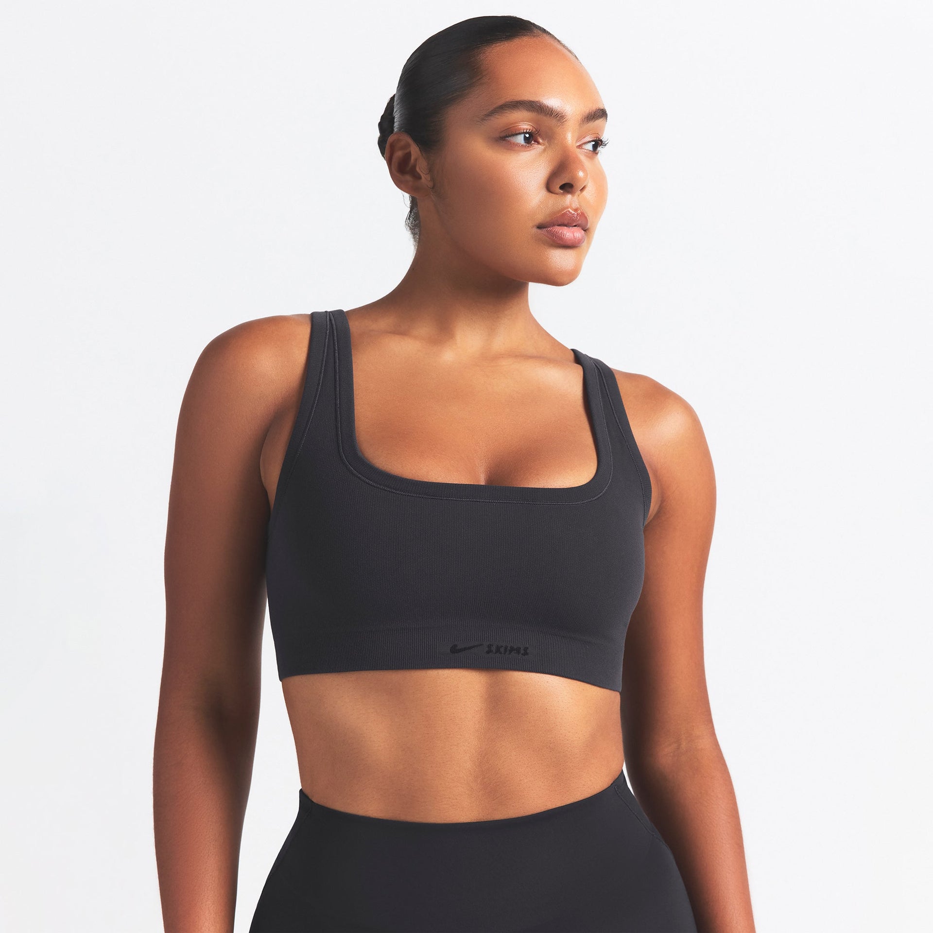 NikeSKIMS VINTAGE SEAMLESS SCOOP NECK BRA | OBSIDIAN