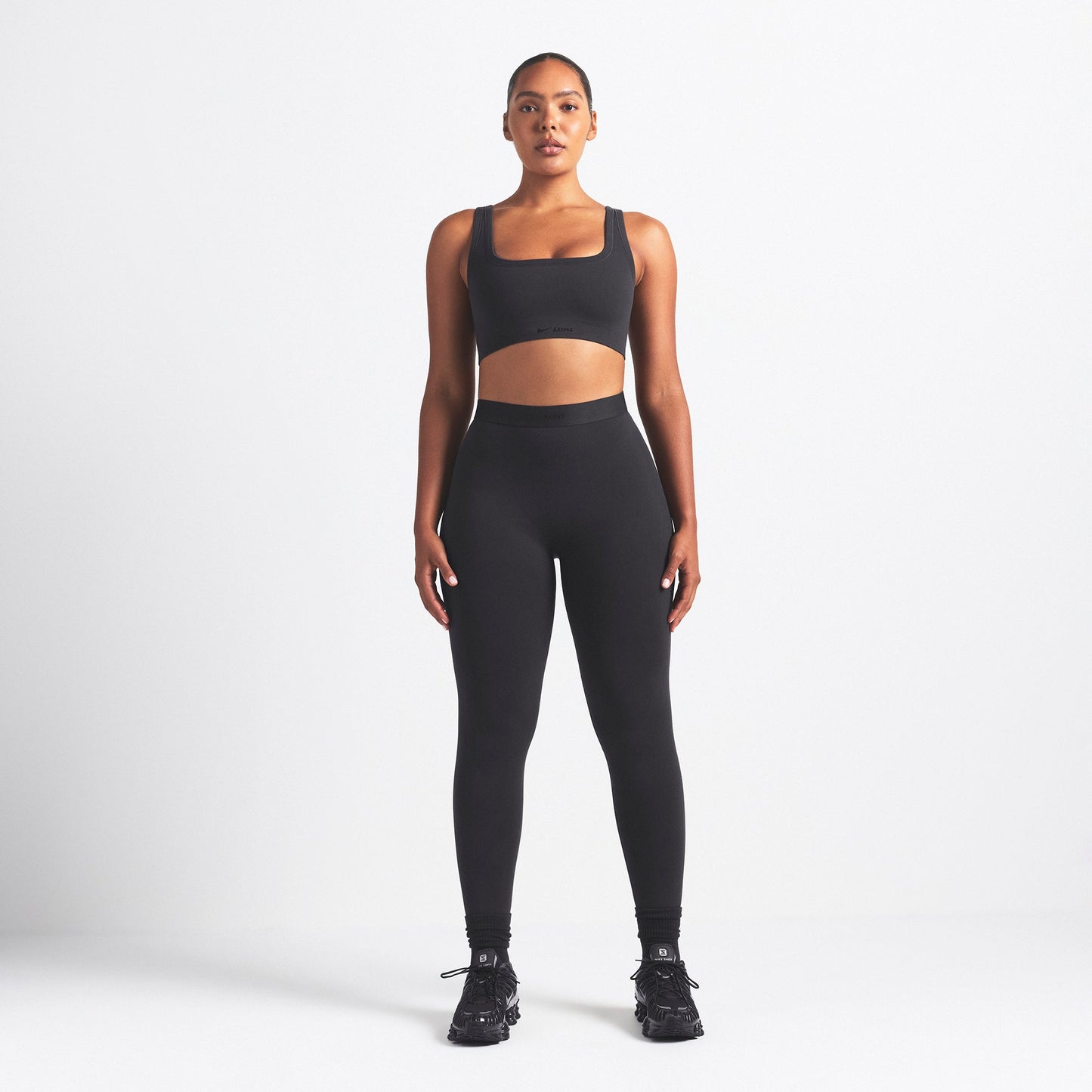 NikeSKIMS VINTAGE SEAMLESS SCOOP NECK BRA | OBSIDIAN