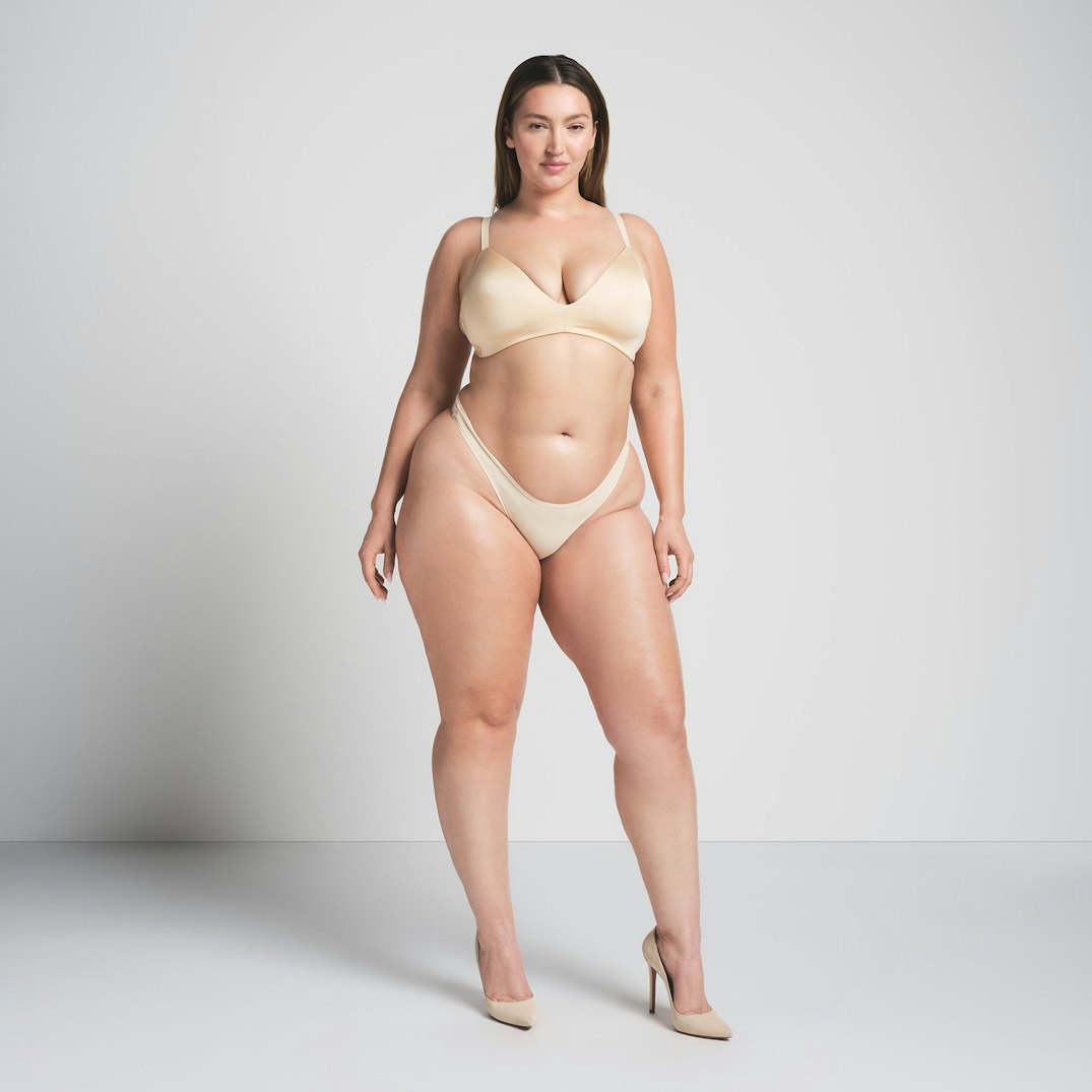 WIRELESS FORM T-SHIRT DEMI BRA | SAND