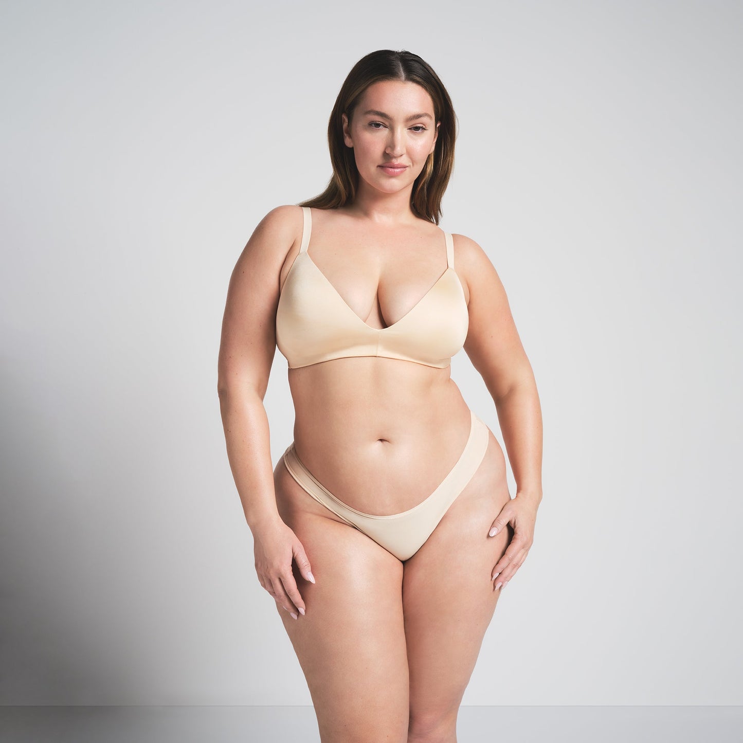 WIRELESS FORM T-SHIRT DEMI BRA | SAND