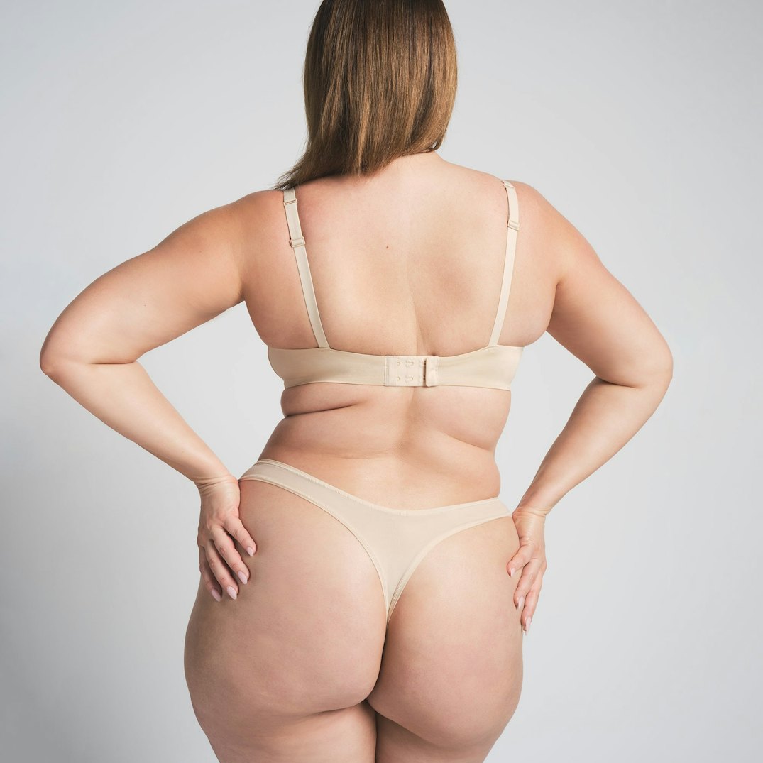 WIRELESS FORM T-SHIRT DEMI BRA | SAND