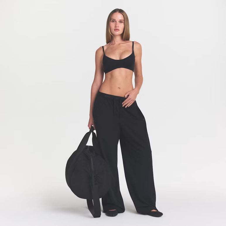NikeSKIMS MATTE MICRO SCOOP BRALETTE | OBSIDIAN