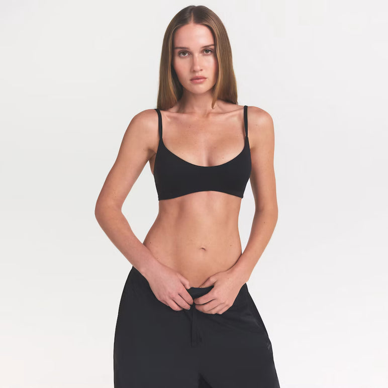 NikeSKIMS MATTE MICRO SCOOP BRALETTE | OBSIDIAN