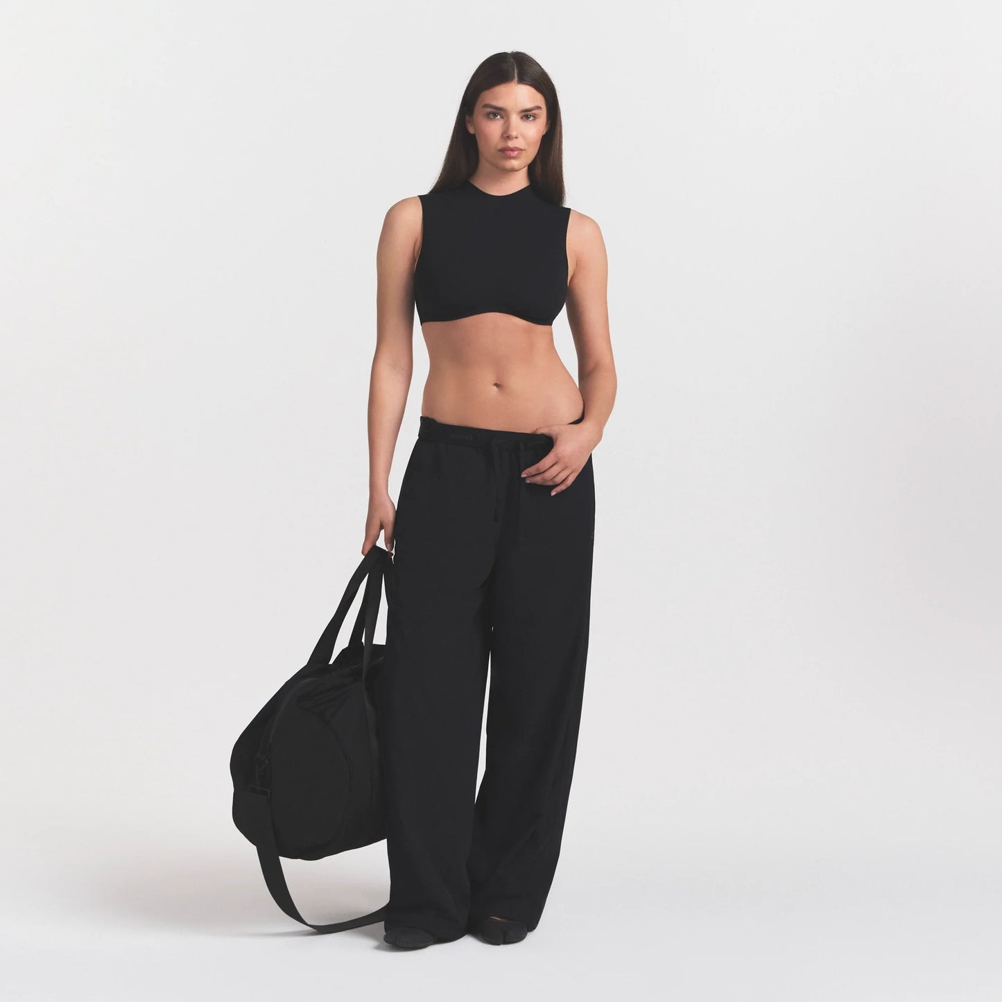 NikeSKIMS STRETCH NYLON OVERSIZED PANT | OBSIDIAN