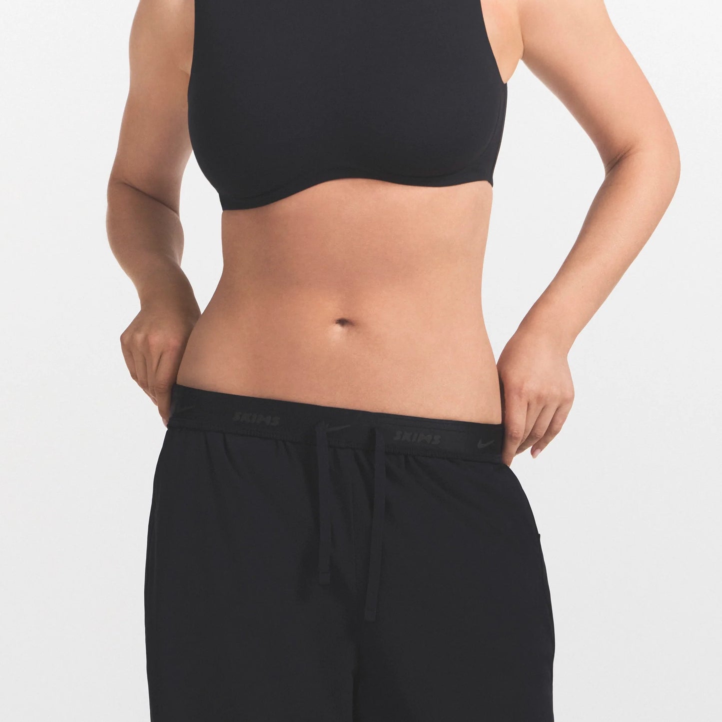 NikeSKIMS STRETCH NYLON OVERSIZED PANT | OBSIDIAN