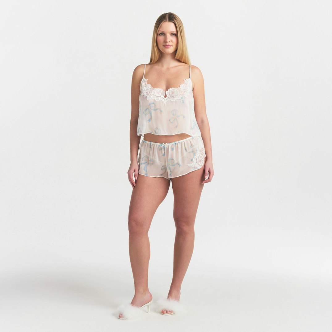SKIMS ROMANCE CAMI AND SHORT SET | IVORY PEARL BOWS PRINT