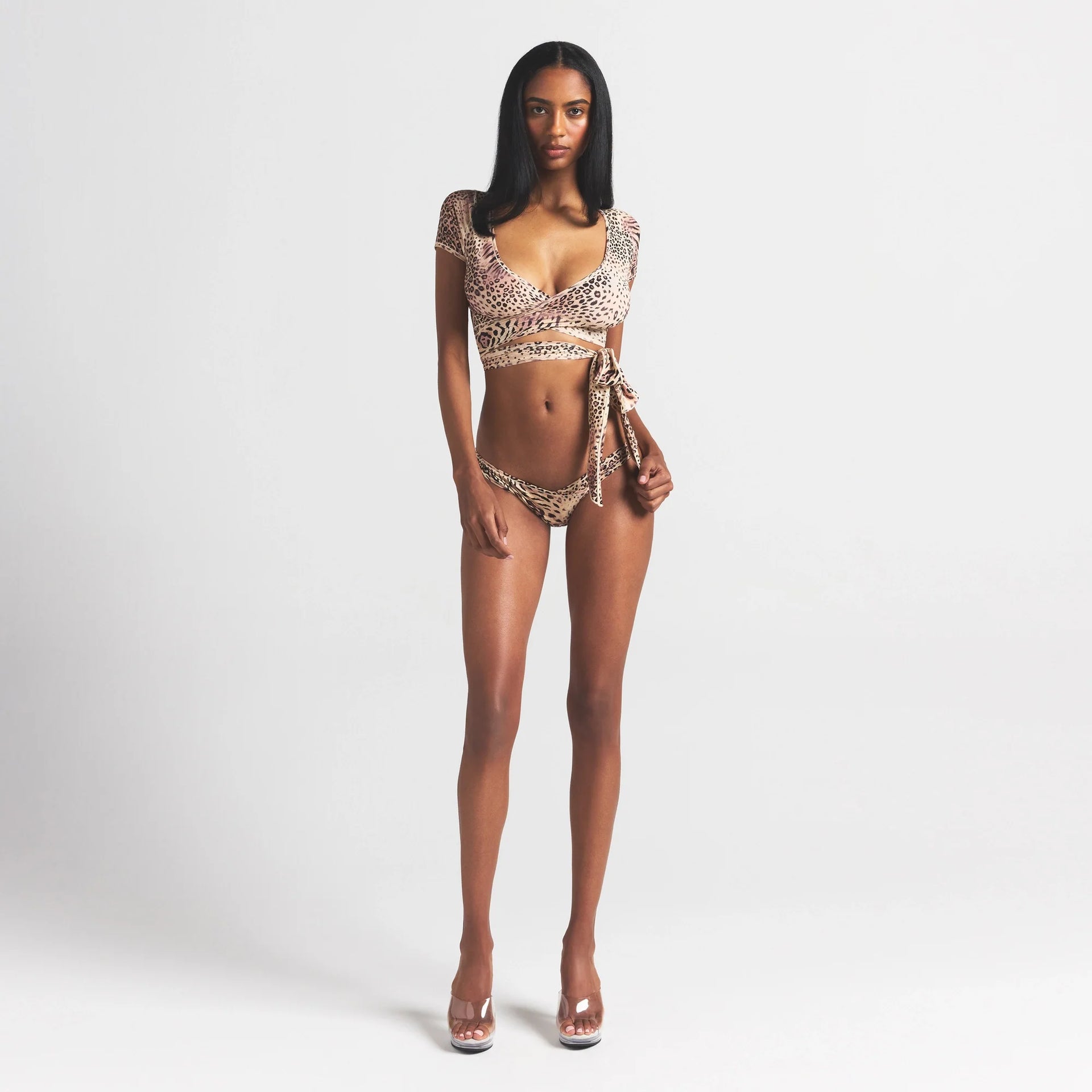 FITS EVERYBODY WRAP SUPER CROPPED T-SHIRT | SAND MULTI ANIMAL