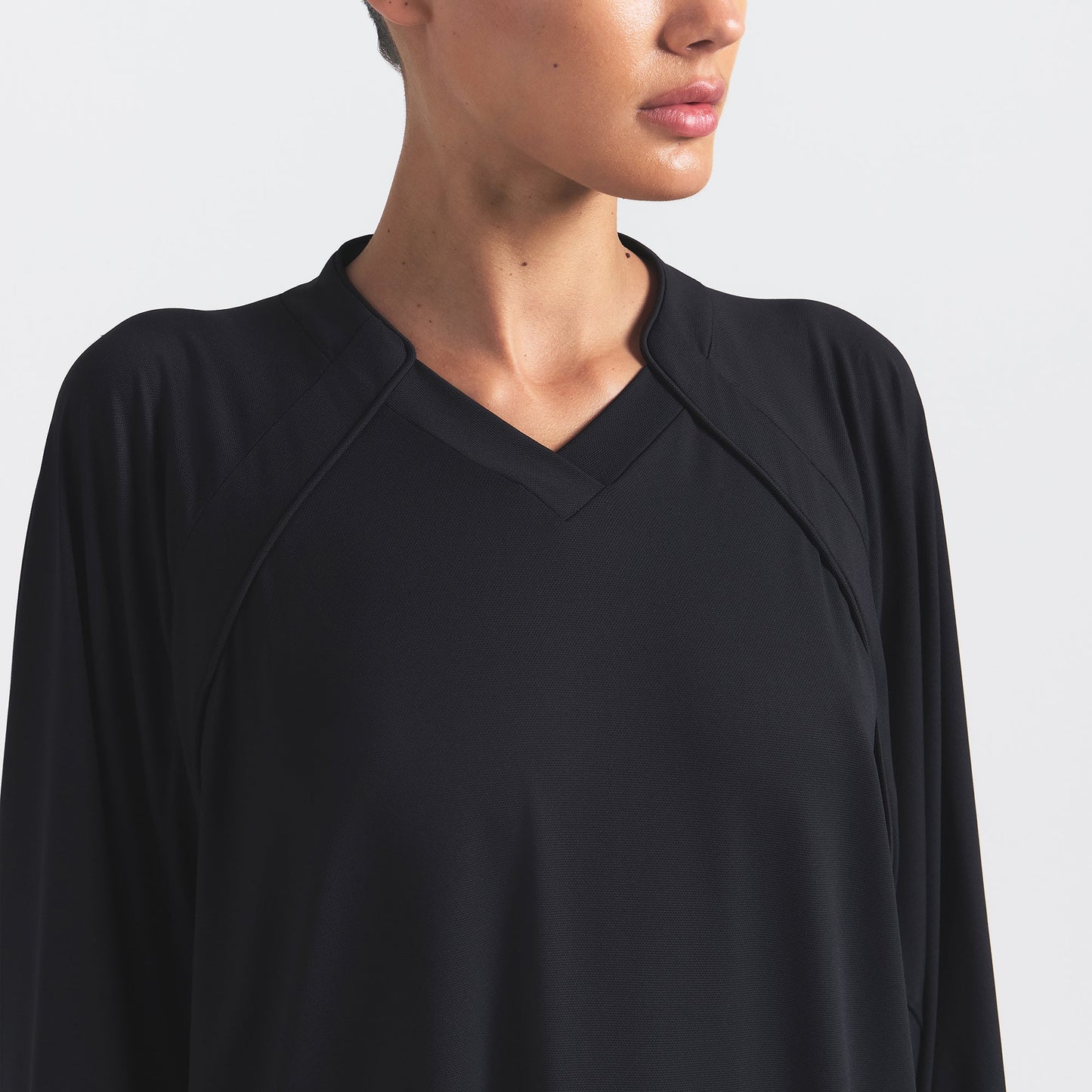 NikeSKIMS AIRY V-NECK OVERSIZED LONG SLEEVE TOP | OBSIDIAN