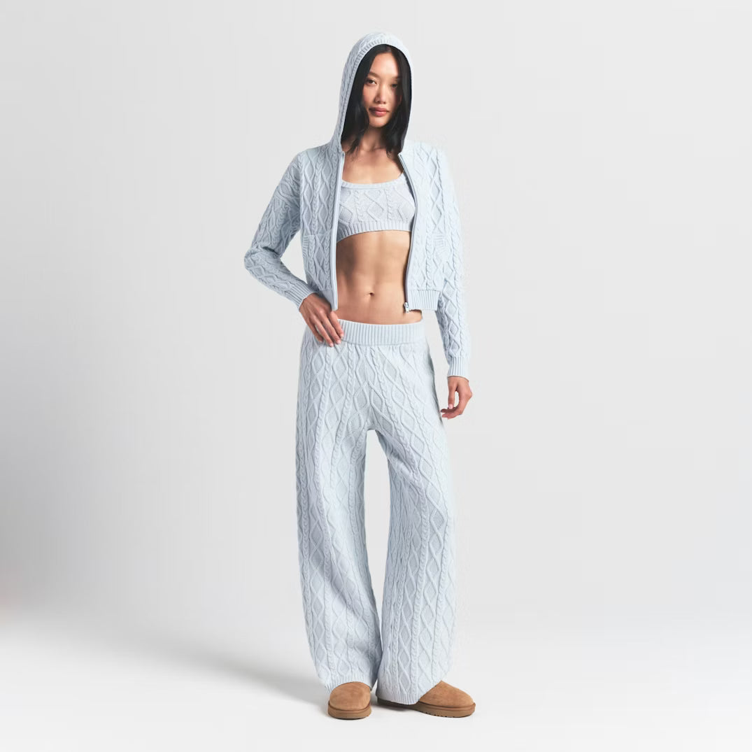 SNOW BUNNY CABLE KNIT SHRUNKEN ZIP UP HOODIE | ZEN BLUE