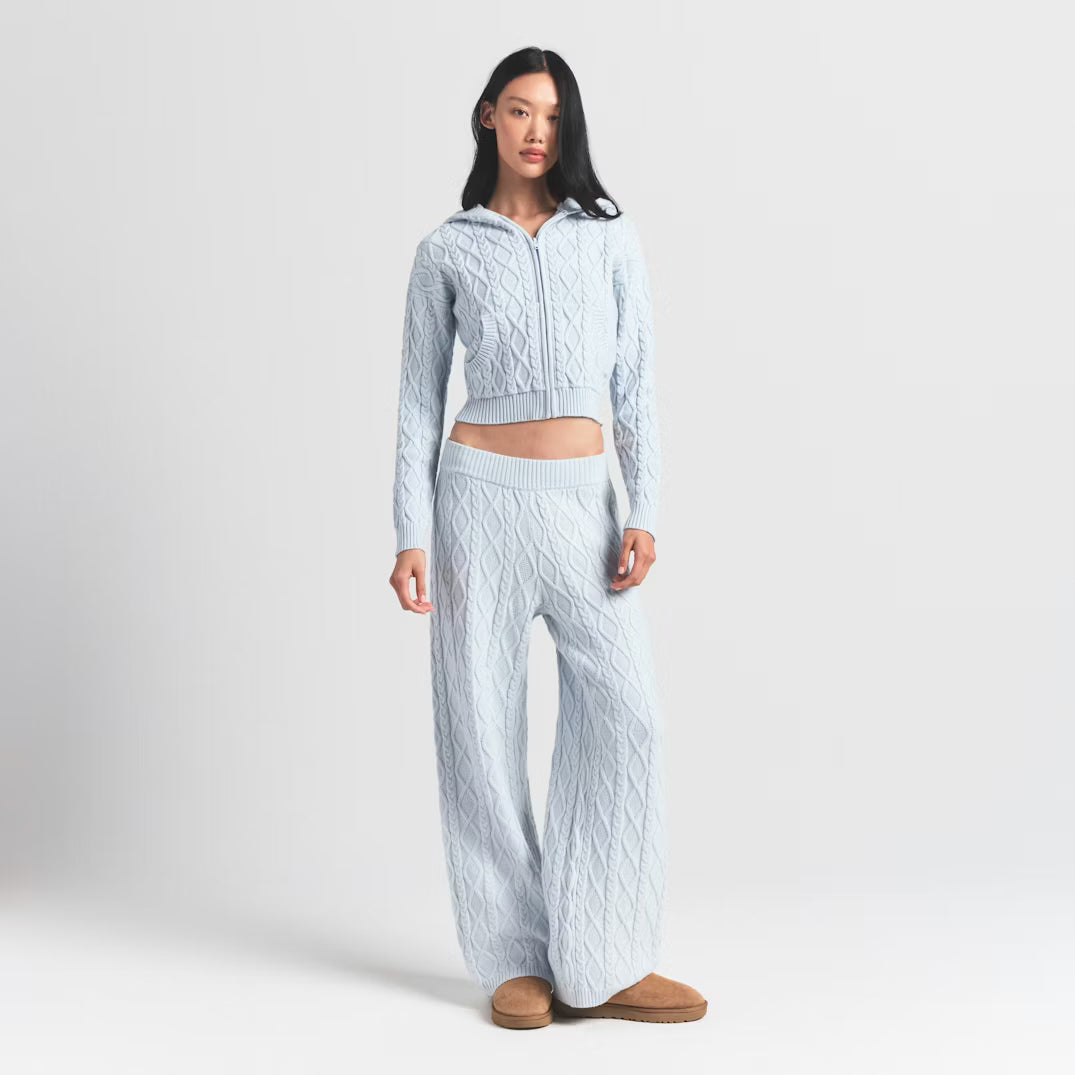 SNOW BUNNY CABLE KNIT SHRUNKEN ZIP UP HOODIE | ZEN BLUE