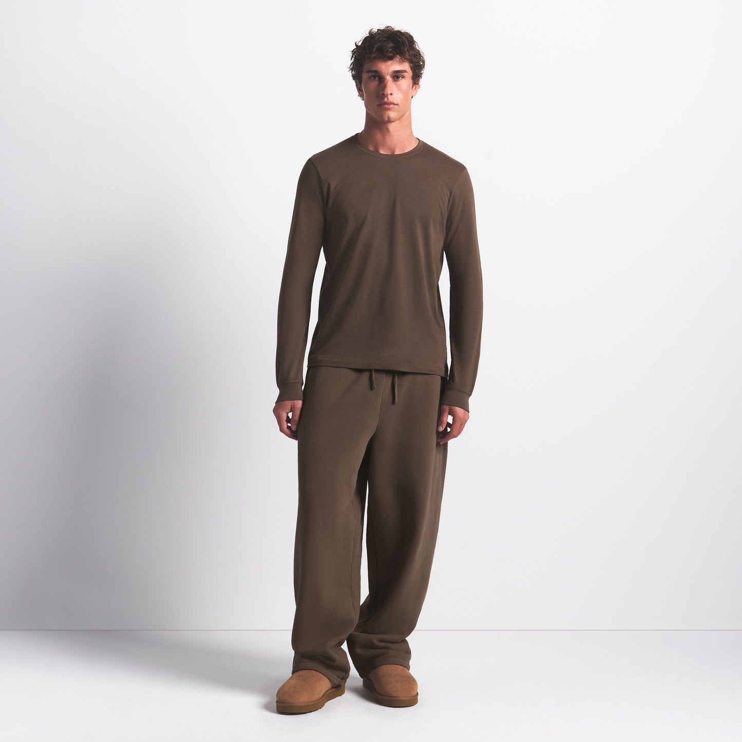 SKIMS COTTON MENS CLASSIC LONG SLEEVE T-SHIRT | DRIFTWOOD