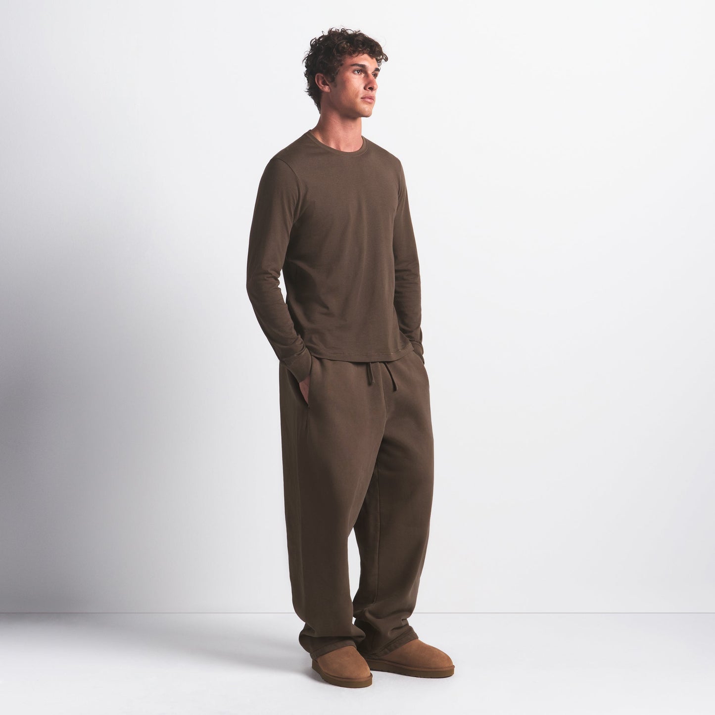 SKIMS COTTON MENS CLASSIC LONG SLEEVE T-SHIRT | DRIFTWOOD