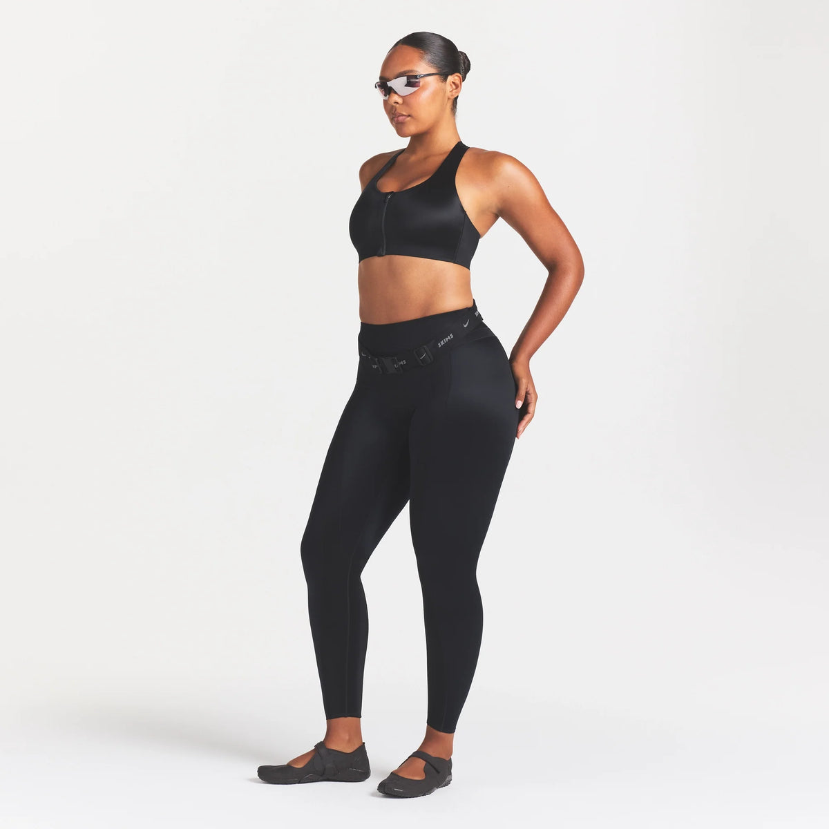 NikeSKIMS SATIN SHINE PANELED 26 LEGGING | OBSIDIAN
