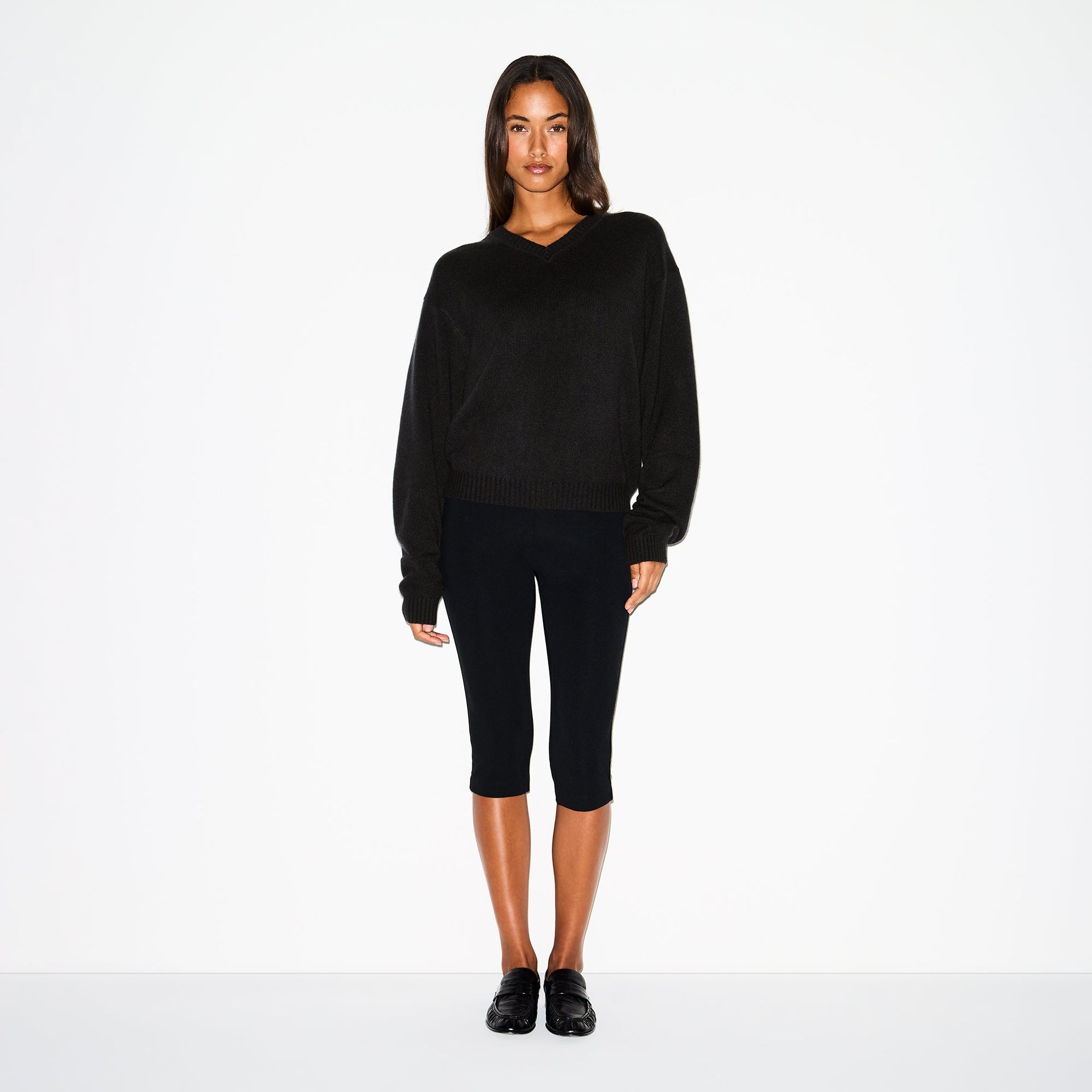 WOOL CASHMERE OVERSIZED V NECK SWEATER | ONYX