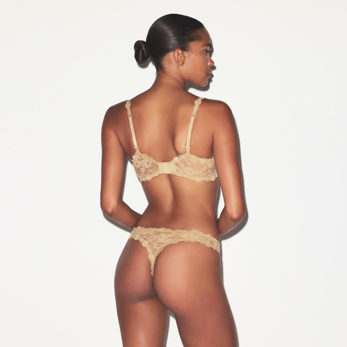 STRETCH LACE DIPPED THONG | DELTA