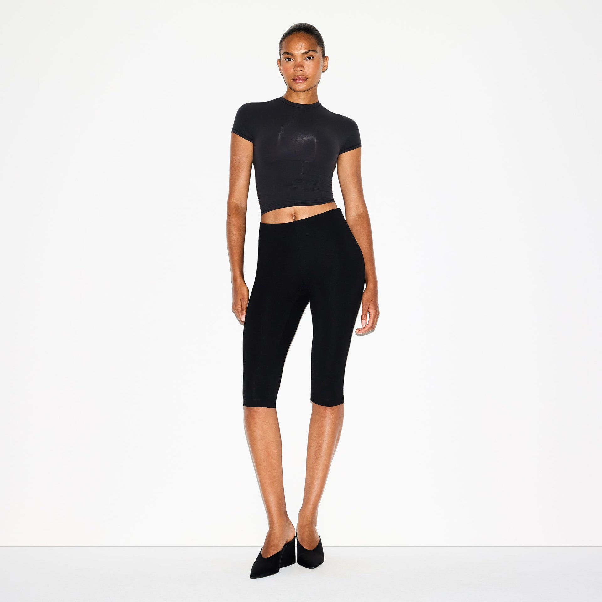 THE ESSENTIAL COLLECTION HIGH-WAISTED CAPRI | OBSIDIAN