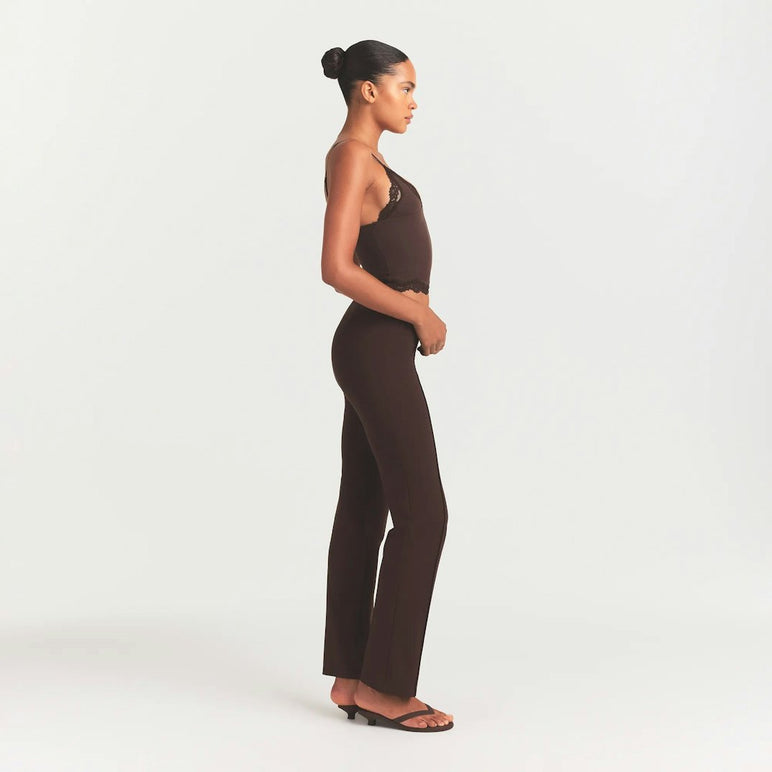 THE ESSENTIAL COLLECTION HIGH-WAISTED PINTUCK STRAIGHT PANT | ESPRESSO