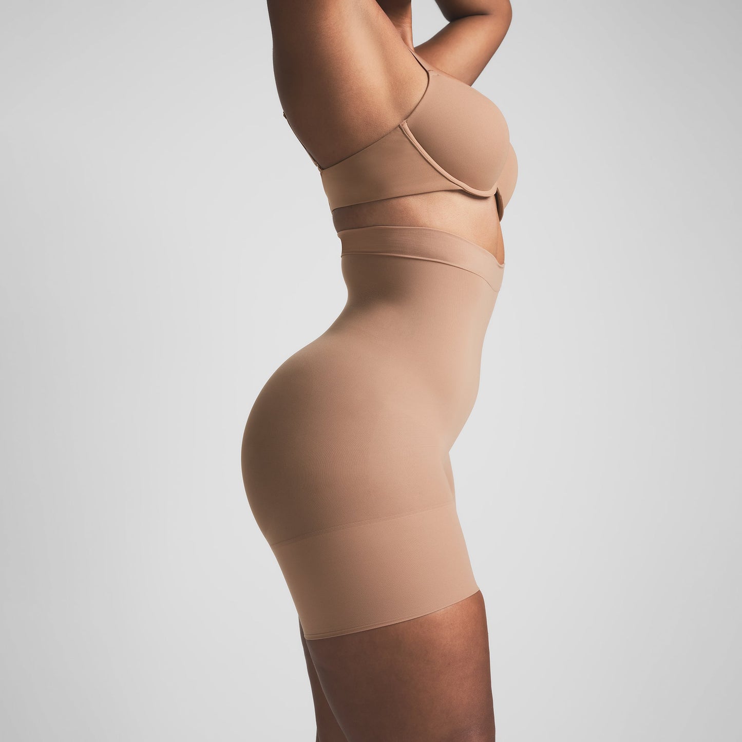 SHEER SEAMLESS HIGH-WAISTED MID THIGH SHORT | SIENNA