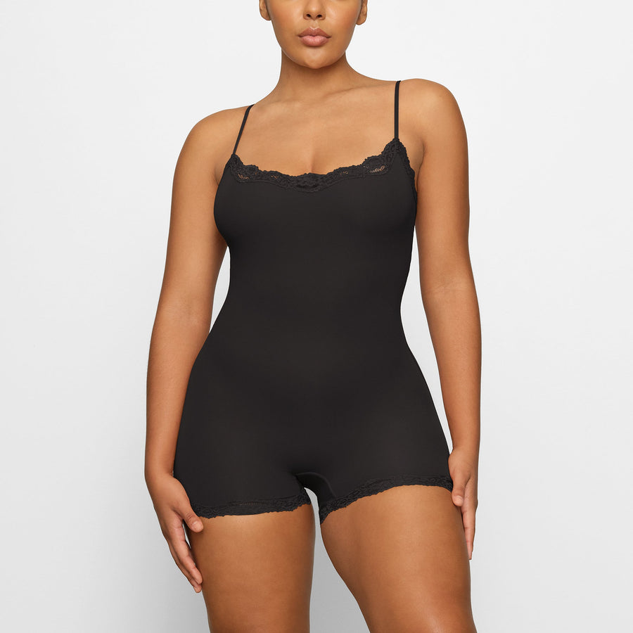 FITS EVERYBODY LACE ONESIE | ONYX