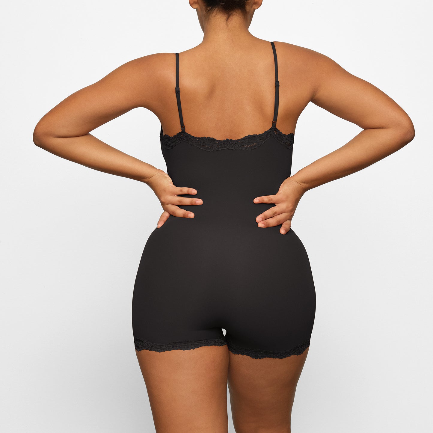 FITS EVERYBODY LACE ONESIE | ONYX