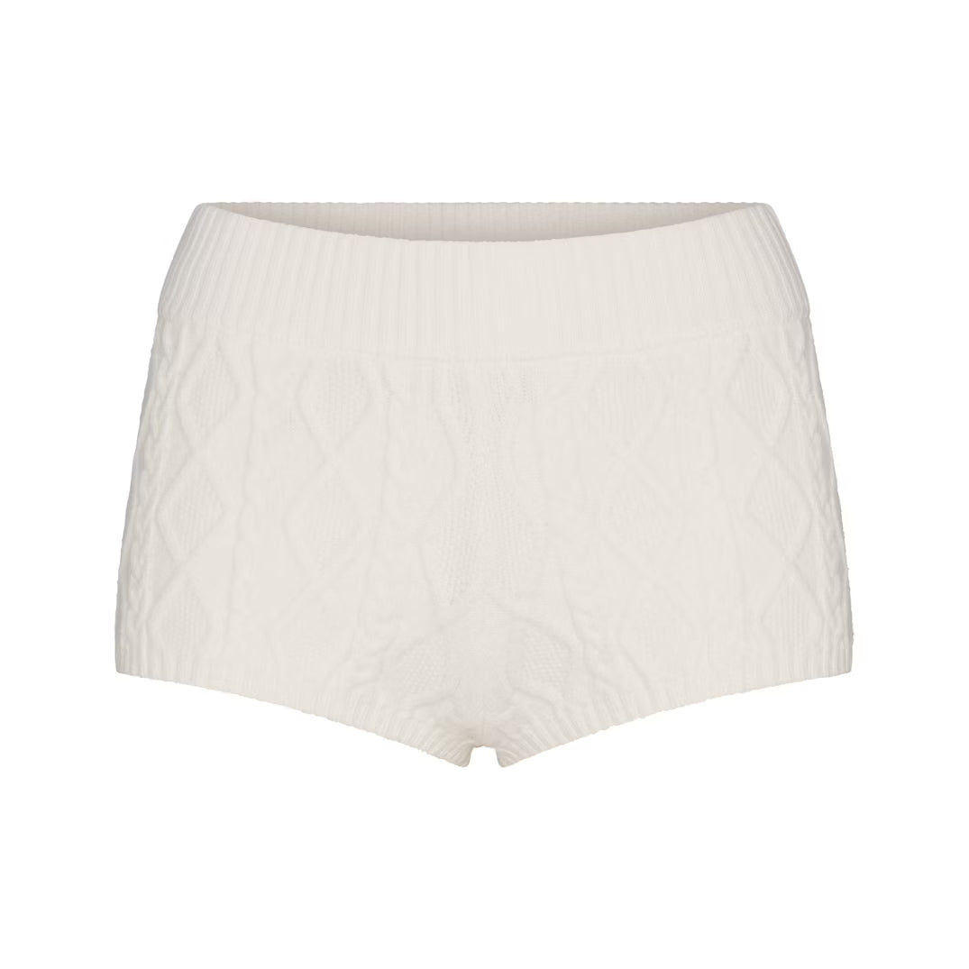 SNOW BUNNY CABLE KNIT SHORT | IVORY
